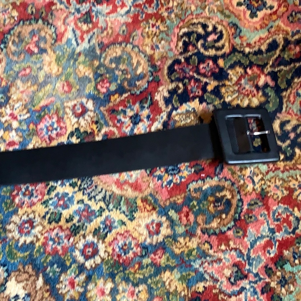 Urban outfitters brand new wide‎ square buckle belt.
